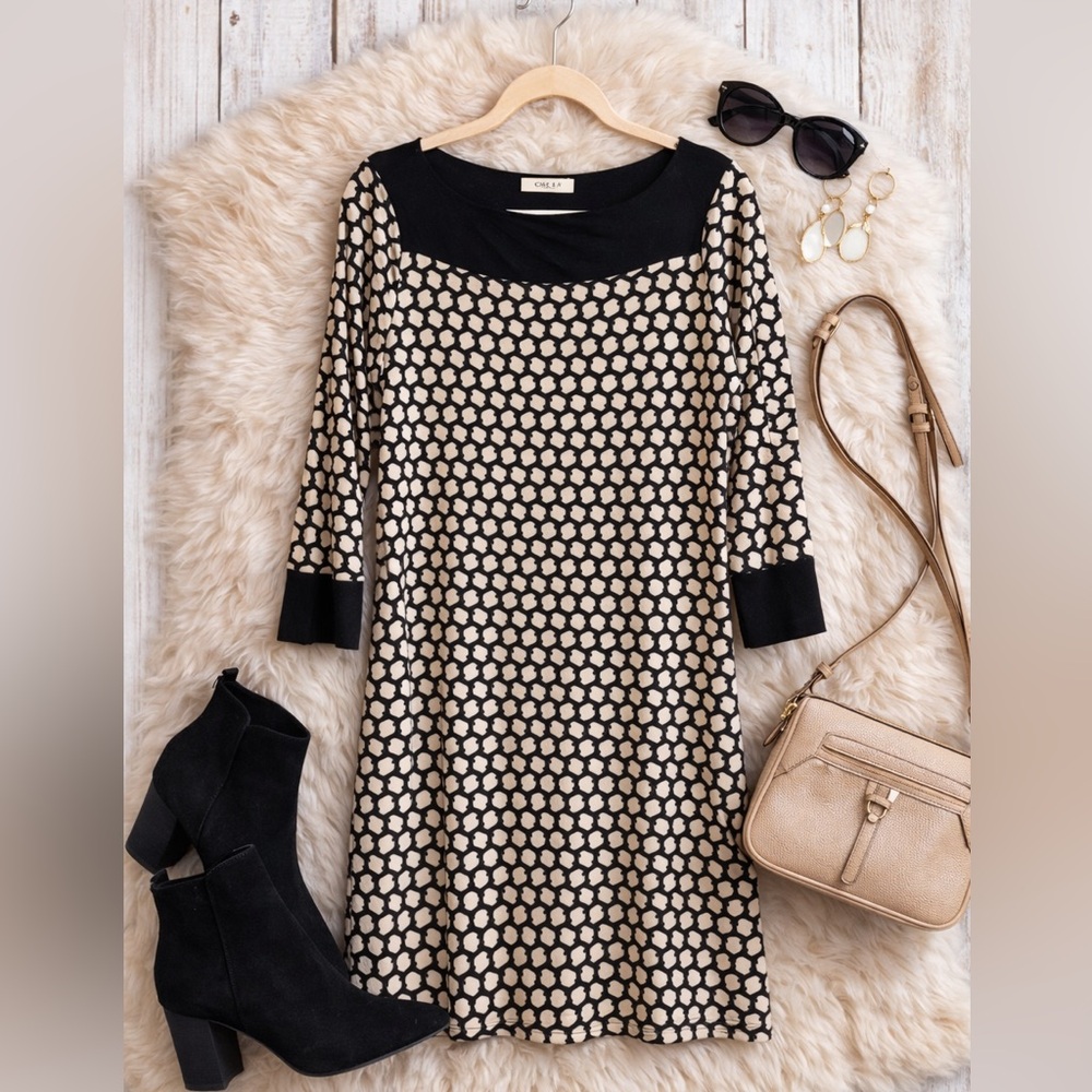 Gilli Black and Cream Geometric Long Sleeve Made In USA Stretchy Dress